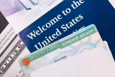 哪些人可以通过亲属移民获得美国绿卡